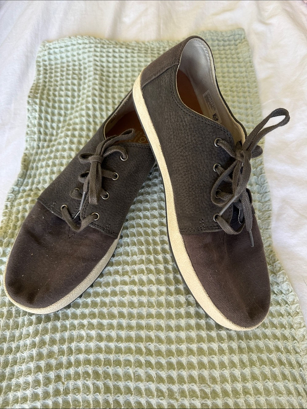 Men’s Toms Sneakers
